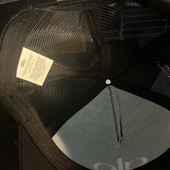 Alo Trucker Hat Black accessory mesh cap fitness workout Trendy mint condition - Picture 4 of 5